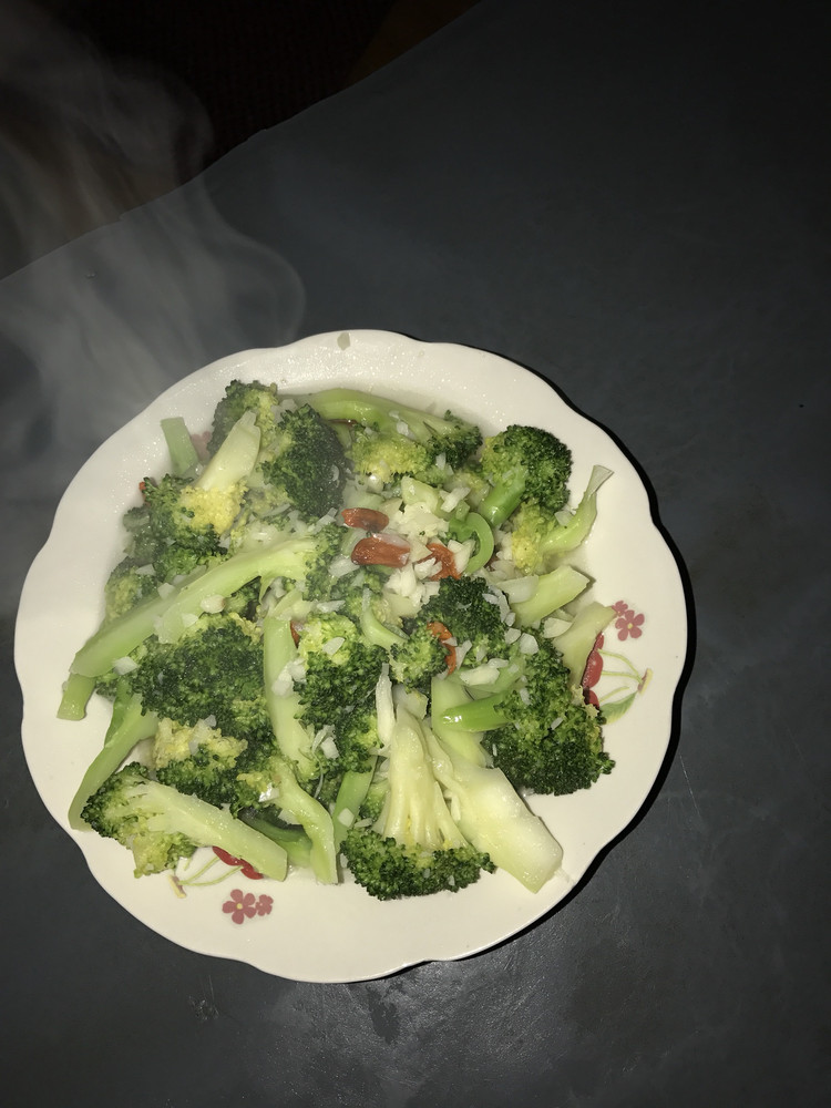 蒜蓉西蓝花的做法