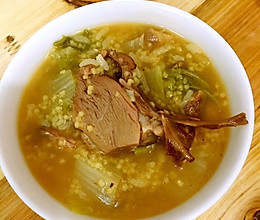 毛菜酱鸭腿粥的做法