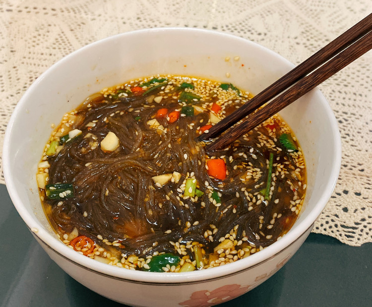 让人有满足感的酸辣粉的做法