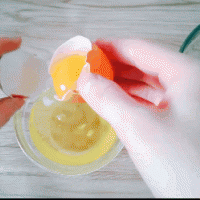 等等 入口即化的蛋黄溶豆（附平底锅版） 宝宝辅食食谱的做法图解4