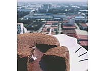 巧克力熔岩蛋糕（只需四种材料）的做法