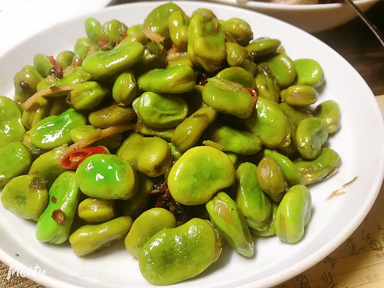 油焖蚕豆的做法