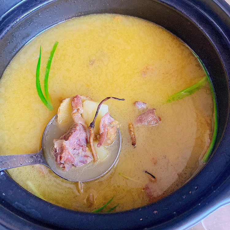 虫草土鸡汤的做法