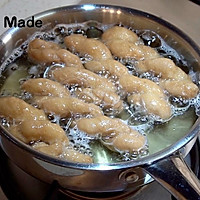 视频食谱～炸麻花的做法图解11