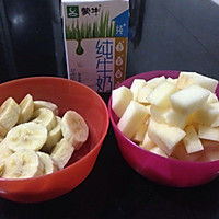 香蕉苹果奶昔的做法图解1