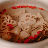 莲藕排骨汤 | 一碗鲜美的暖汤的做法图解3