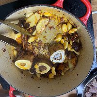 蒜头口蘑牛肉小面 金龙鱼活性发酵空心面的做法图解7