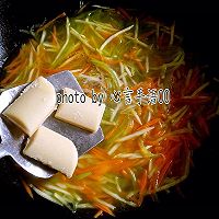 三丝鲜汤#好侍西趣·奶炖浓情#的做法图解5