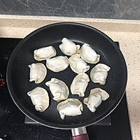 水饺煎蛋的做法图解2