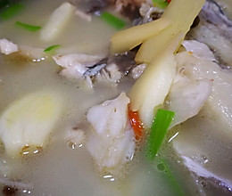 子姜鱼头奶白汤的做法