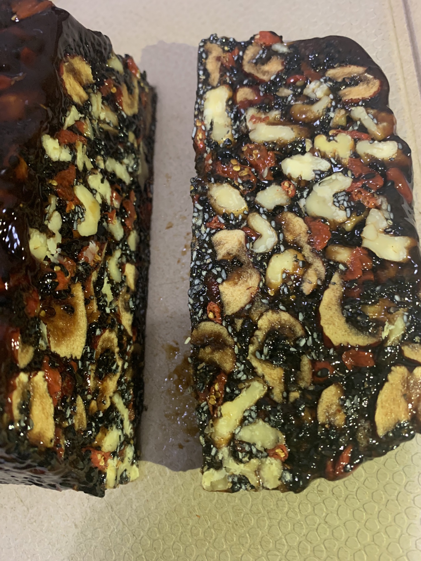 Cook yourself some healthy donkey hide gelatin cake