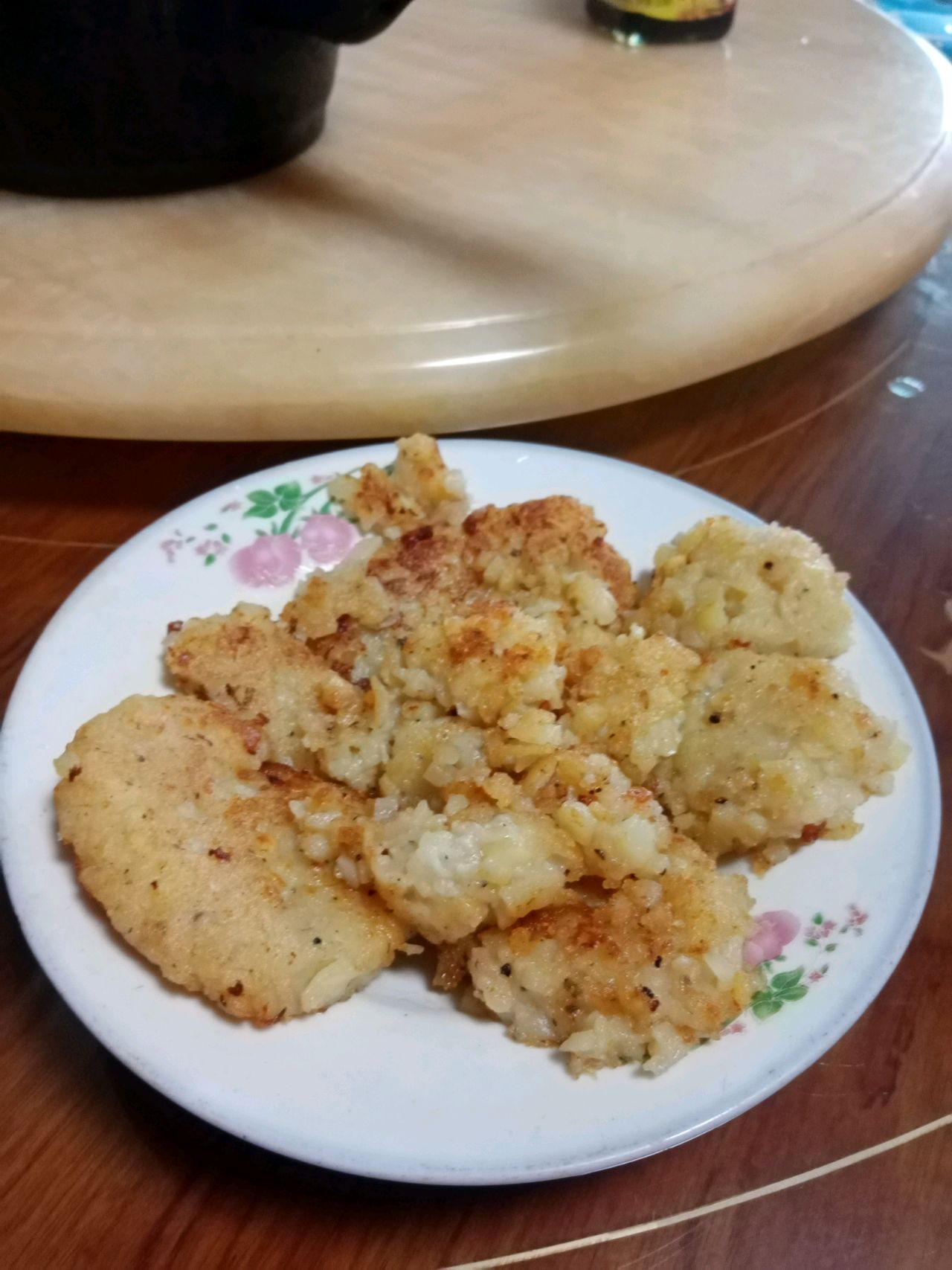 Dark food's wheat potato cake