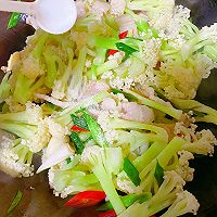 吃一次就会爱上有机菜花炒肉色香味俱全的做法图解6