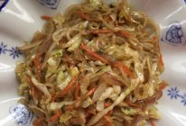 圆白菜炒土豆粉条的做法