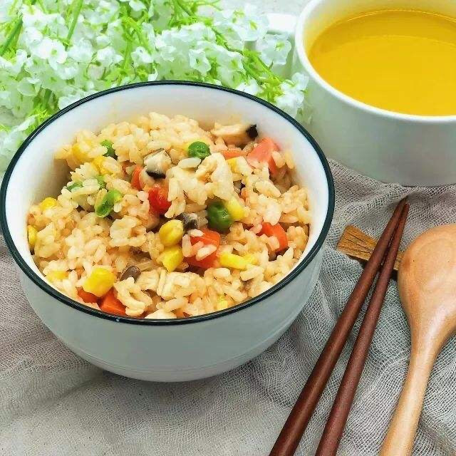 小懒蛋最爱的西红柿饭的做法