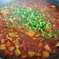 西西蒜辣酱焖丁的做法图解7