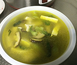 青菜豆腐蘑菇汤的做法