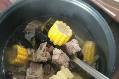 玉米排骨汤（电饭煲）