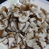 香菇笋丁的做法图解1