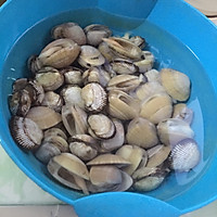 辣炒蚬子的做法图解1