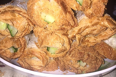 籽虾沙拉吐司卷