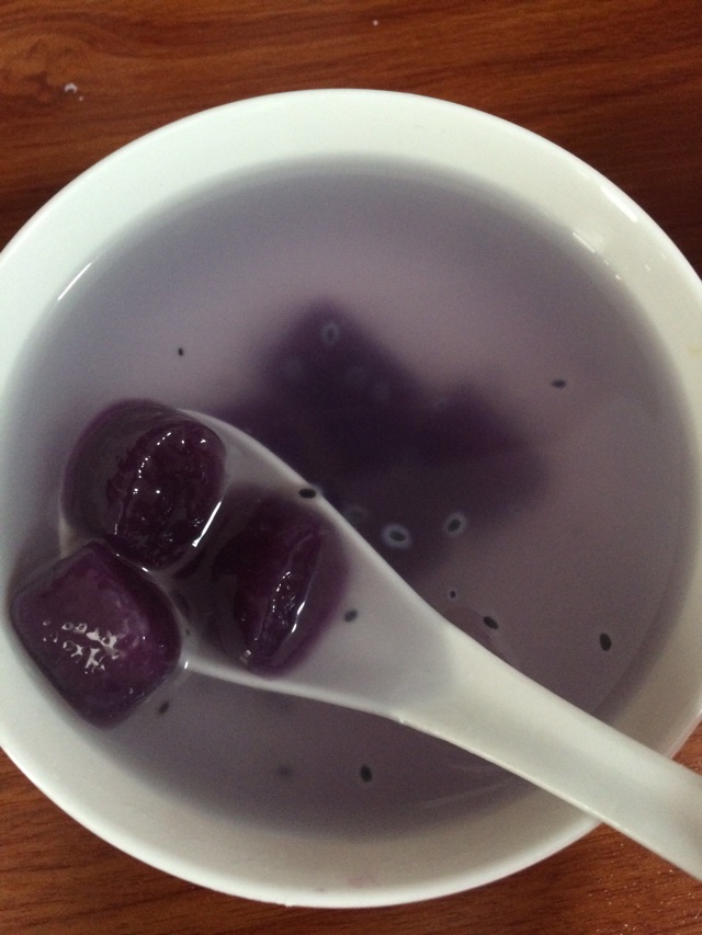 紫薯芋圆红豆奶的做法图解3