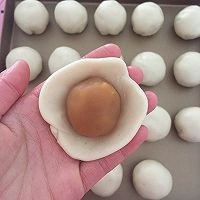 酥到骨头里的「蛋黄酥」的做法图解8