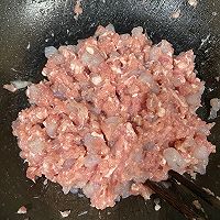 猪肉虾仁西葫芦韭菜大包子的做法图解3