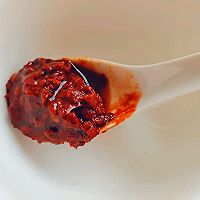 贵州活水豆花儿的灵魂：油辣子的做法图解2