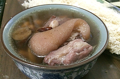 花生猪脚汤--丰胸汤