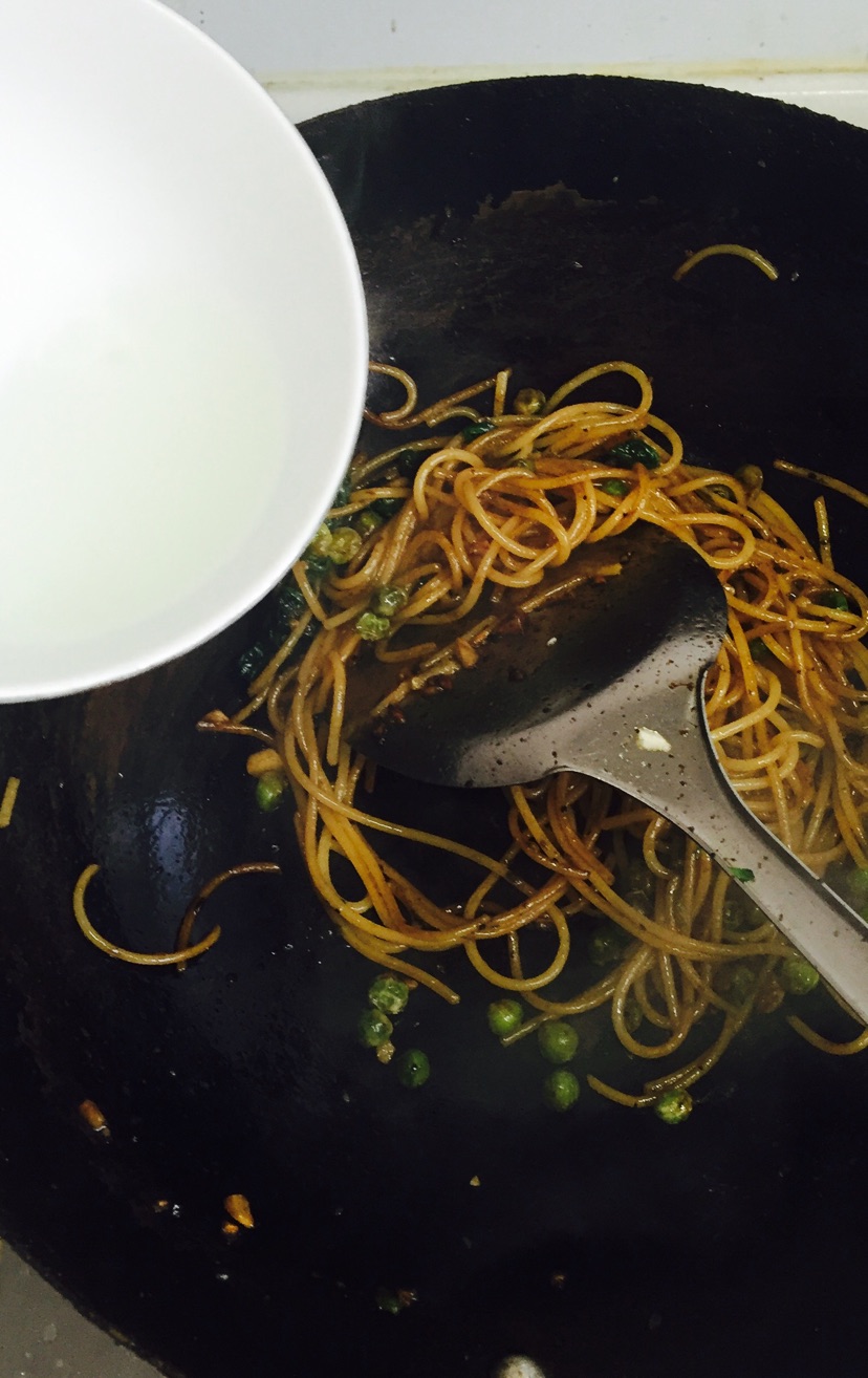 黑椒青豆意面的做法图解9