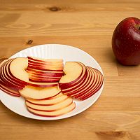 苹果的华丽变身--苹果玫瑰酥卷的做法图解1