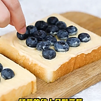 三只松鼠岩烧乳酪吐司蓝莓味的做法图解4