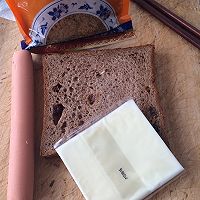 方便好吃的早餐简易土司卷 不用烤箱也能有 “烤 ”出的香气的做法图解1