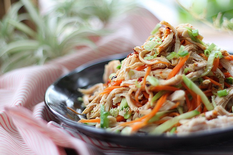 拌香辣鸡丝的做法