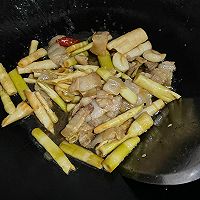 #解腻开胃就吃它#酸辣开胃‼️嫩笋炒五花肉的做法图解10