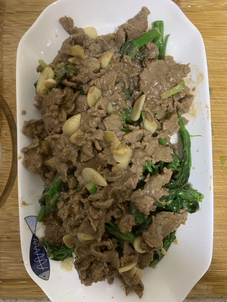 牛肉炒芥兰的做法
