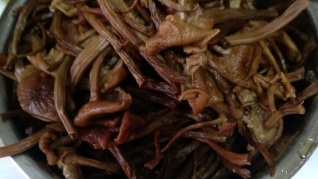 茶树菇炖鸡腿块的做法