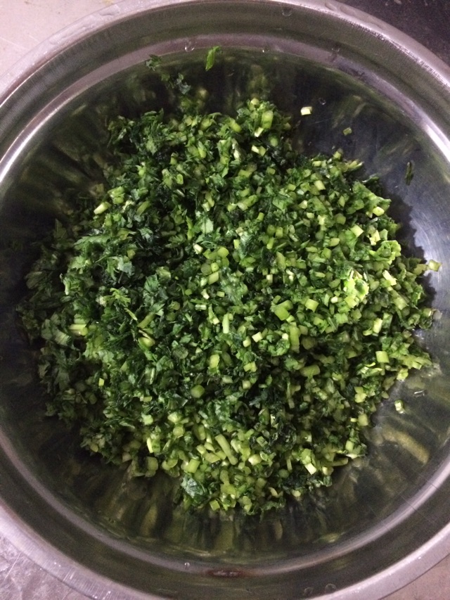 茼蒿豆腐羹的做法图解1