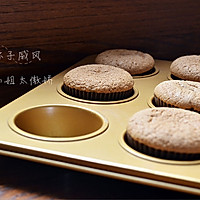 红糖戚风纸杯蛋糕的做法图解11