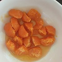 广式蛋黄肉粽的做法图解4