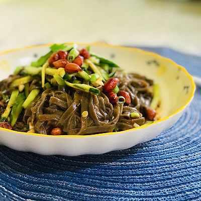 低卡减脂爽口荞麦凉面
