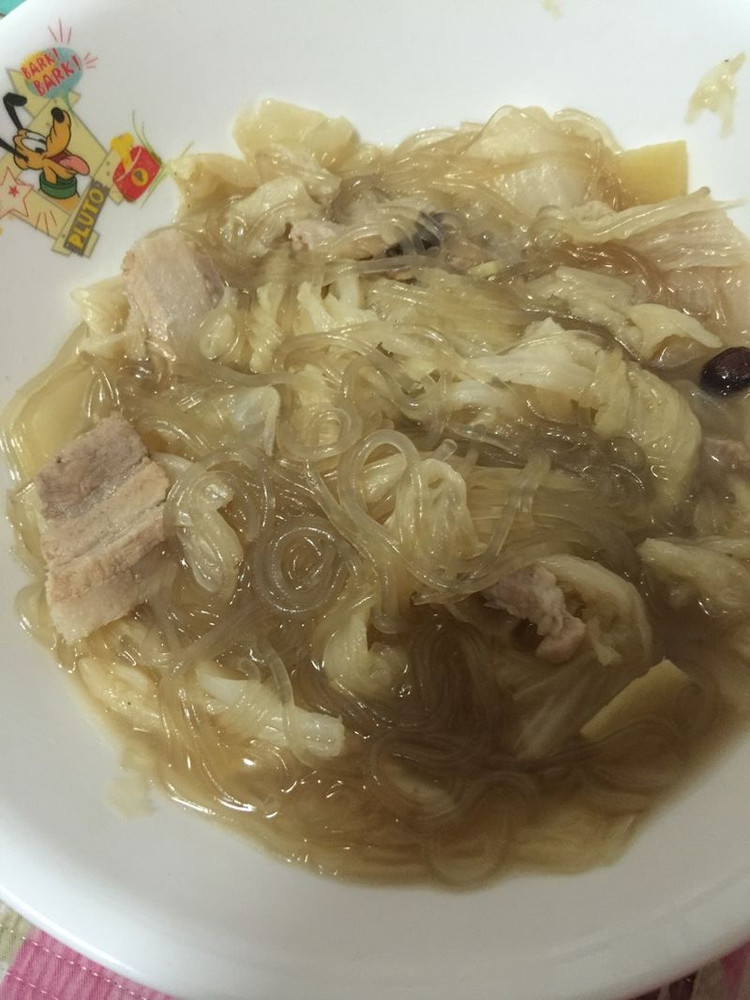 白菜粉条炖五花肉的做法