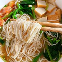 家常热汤面，热热的胃好暖！的做法图解4