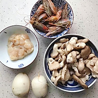 #憋在家里吃什么#虾油贝丁菌菇烩萝卜丝的做法图解1