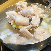 #助力高考营养餐# 黄焖鸡，汤鲜味美，肉质爽滑，配米饭真香的做法图解2