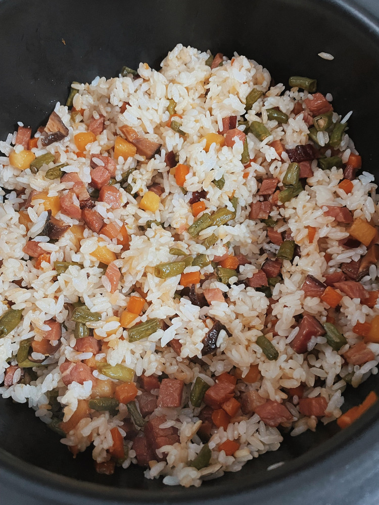 腊肉豆角焖饭的做法