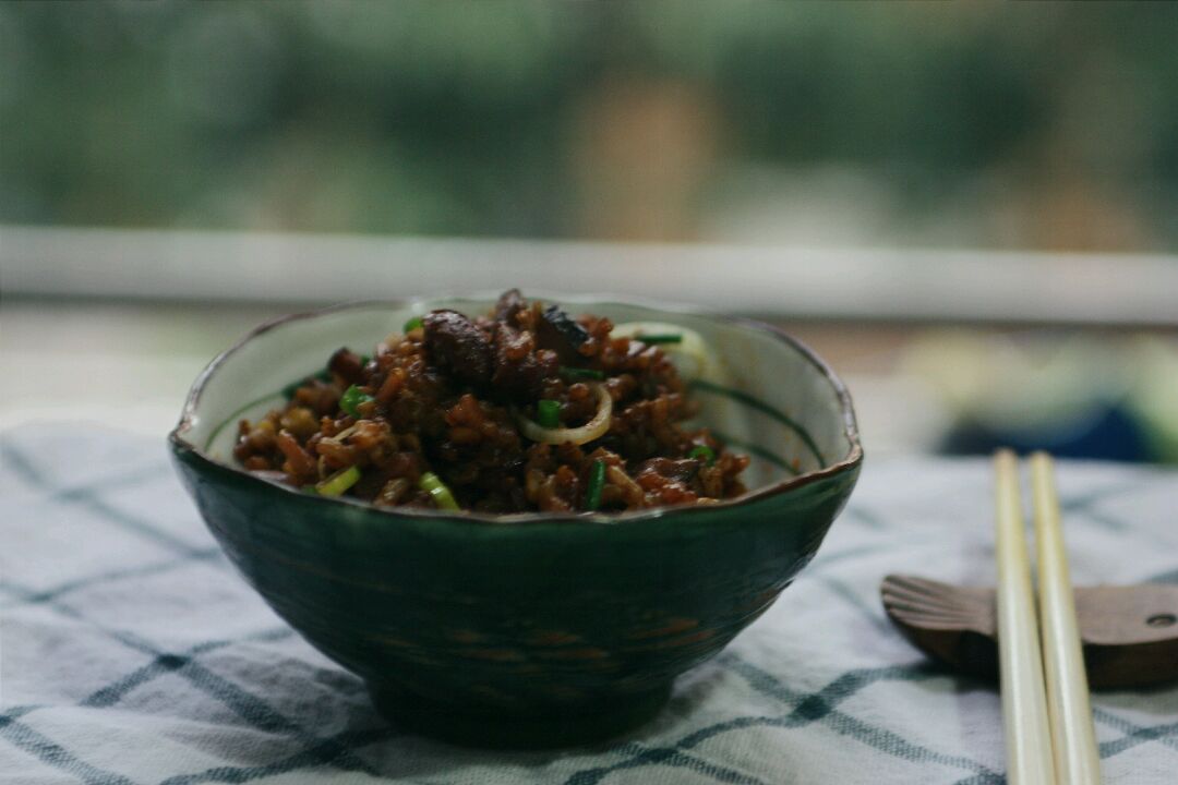 香菇腊肉红米饭