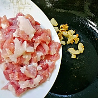 湖南家常菜头牌辣椒炒肉的做法图解5