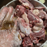 干锅紫苏鸭肉/下酒佳品，浓香有嚼劲的做法图解2